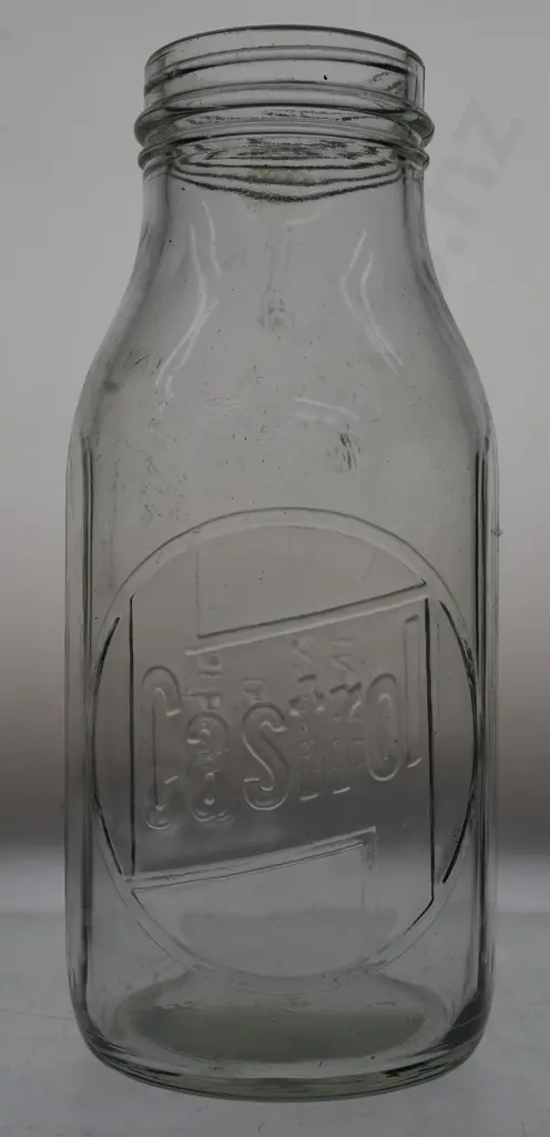 QUART CASTROL OIL BOTTLE Image 1++