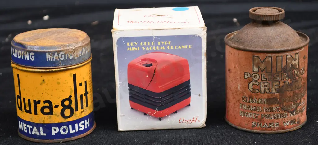 ASSORTED VINTAGE TINS Image 1++