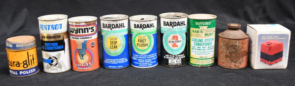 ASSORTED VINTAGE TINS Image 1++