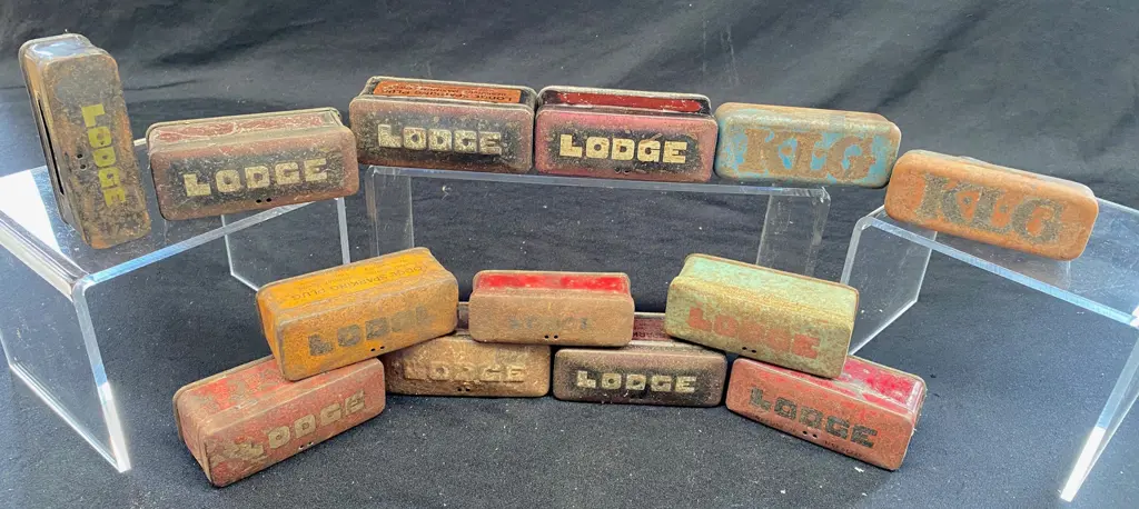ASSORTED SPARKPLUG TINS Image 1++