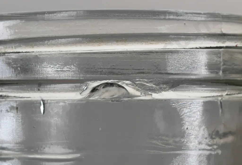 WAKEFIELD CASTROL QUART OIL BOTTLE Image 1++