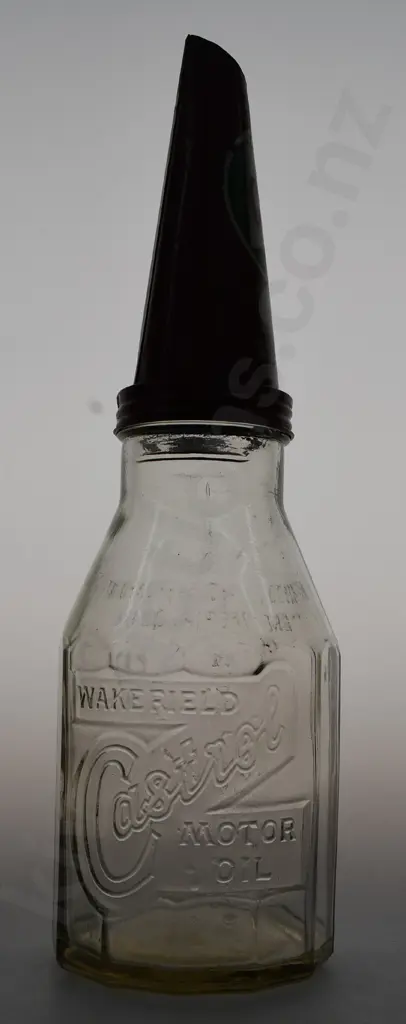 WAKEFIELD CASTROL QUART OIL BOTTLE Image 1++