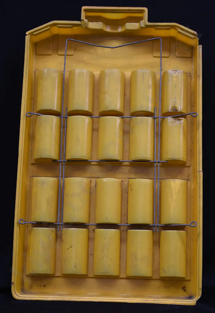 VESTA SPARK PLUGS DISPLAY CABINET Image 1++