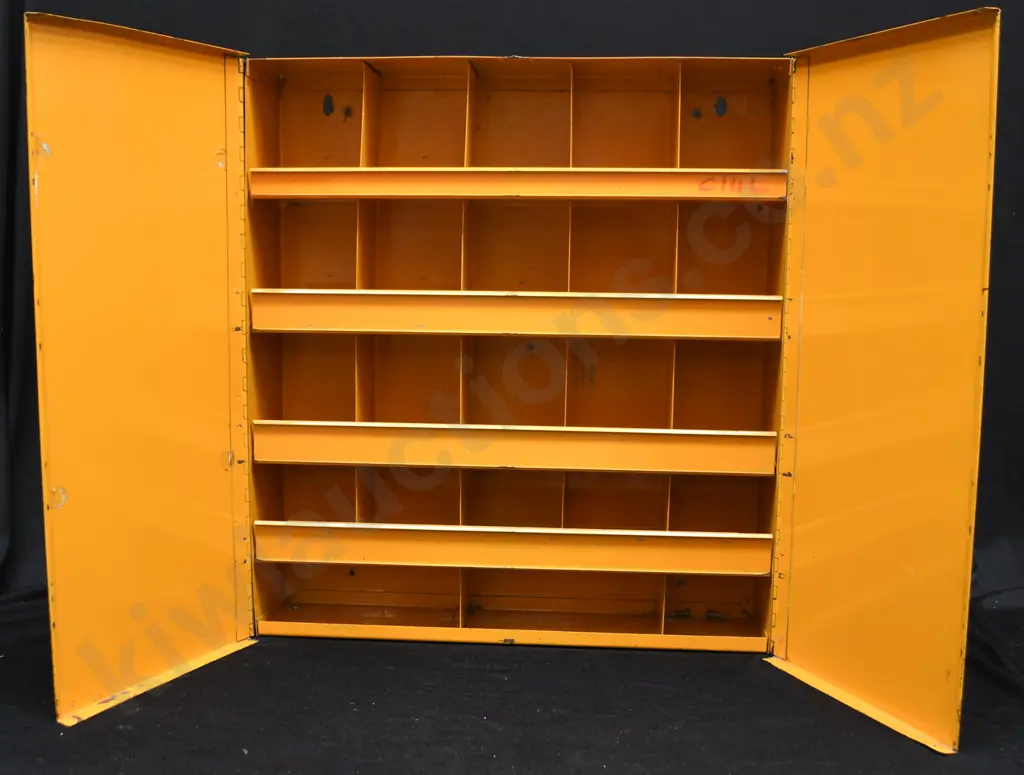 VESTA SPARK PLUGS DISPLAY CABINET Image 1++