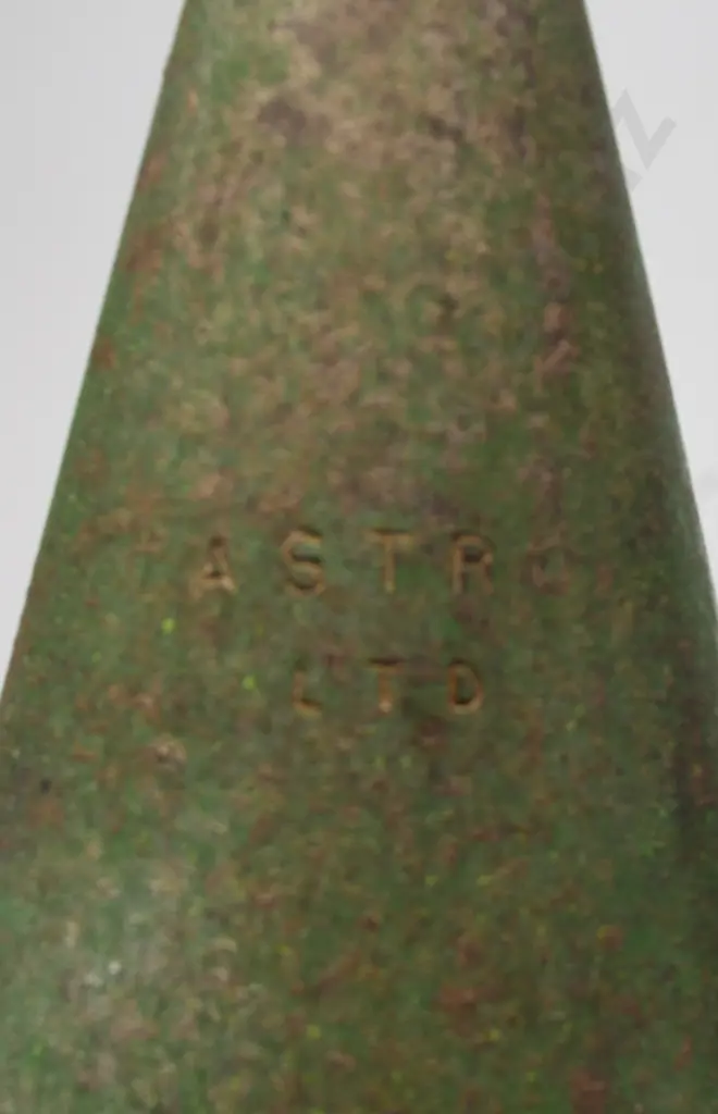 CASTROL OIL AND MOTORING POURER AND TINS Image 1++