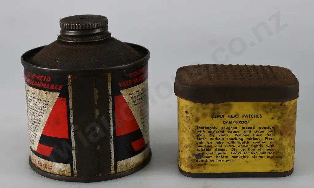 ASSORTED OIL AND MOTORING TINS Image 1++