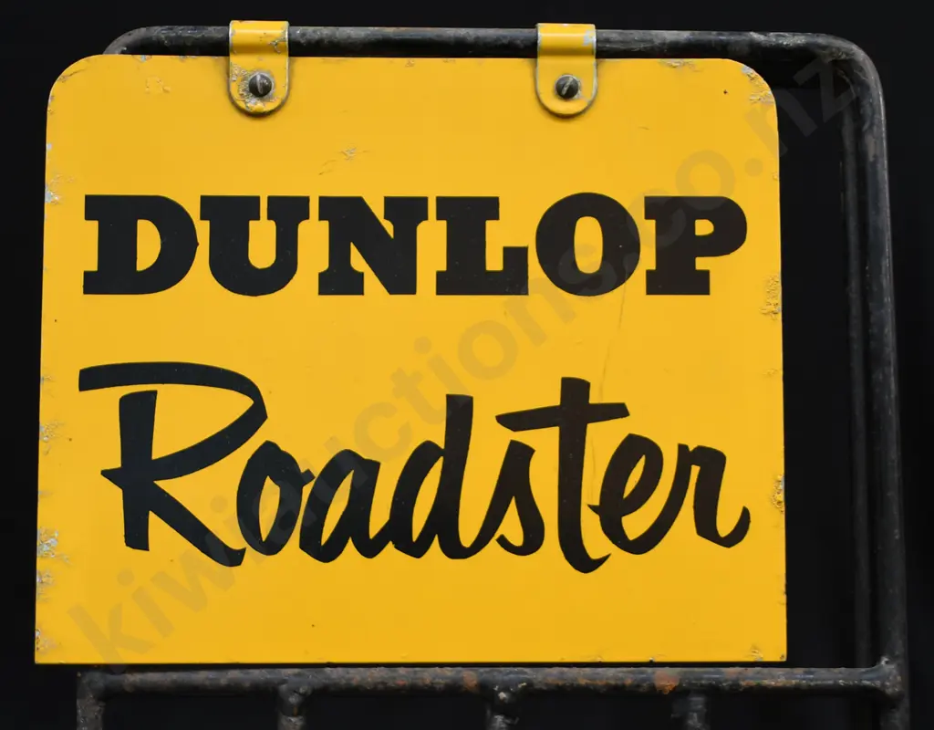 DUNLOP ROADSTER TYRE STAND Image 1++