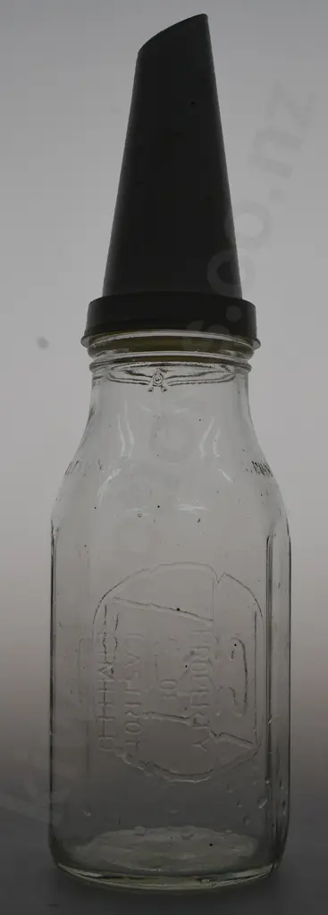 CASTROL QUART OIL BOTTLE Image 1++