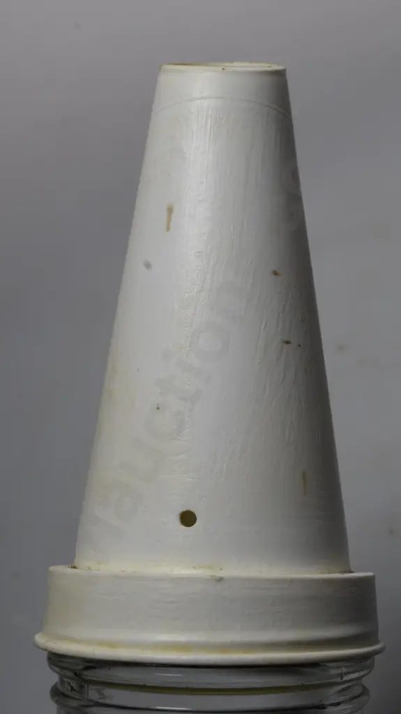 CASTROL QUART OIL BOTTLE Image 1++