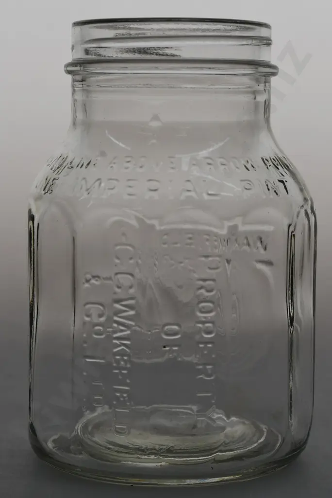 WAKEFIELD CASTROL PINT OIL BOTTLE Image 1++