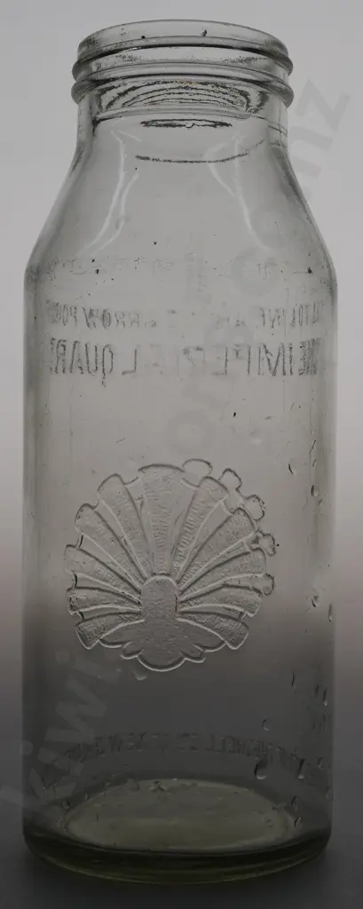 EARLY SHELL QUART OIL BOTTLE Image 1++