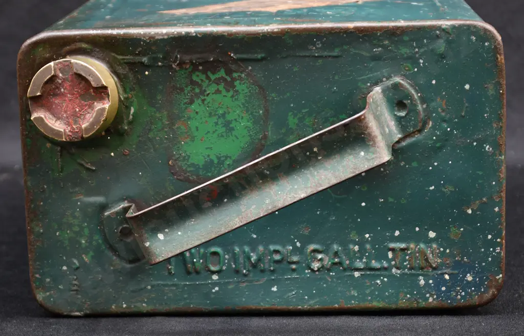 WAKEFIELD CASTROL OIL TIN Image 1++