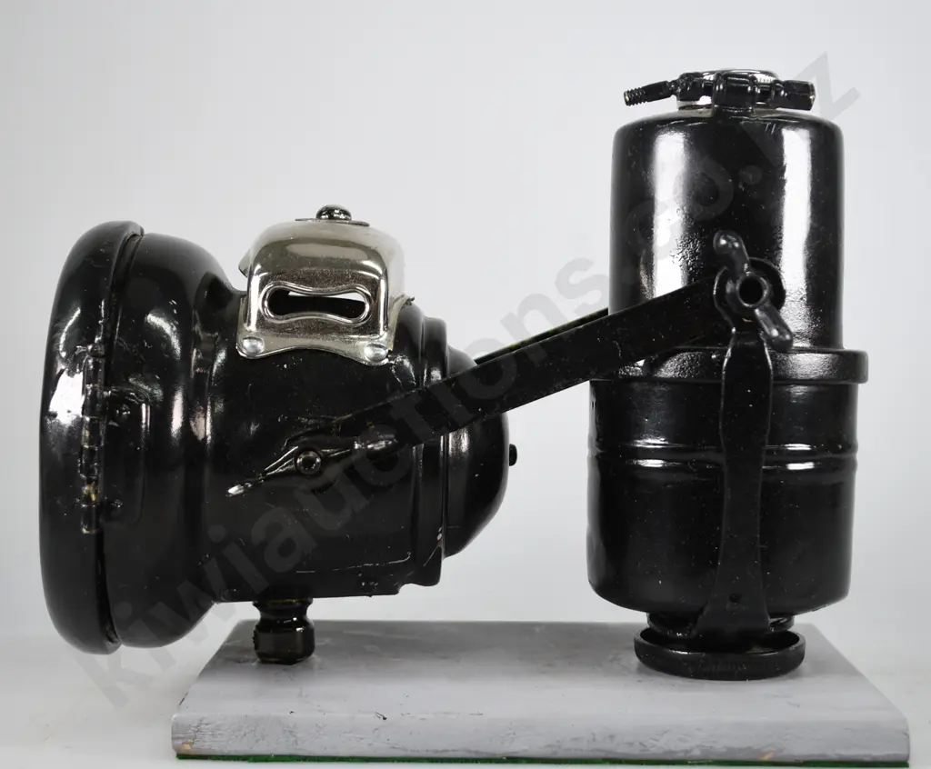 POWELL AND HANMER MOTORCYCLE LAMP AND GENERATOR Image 1++