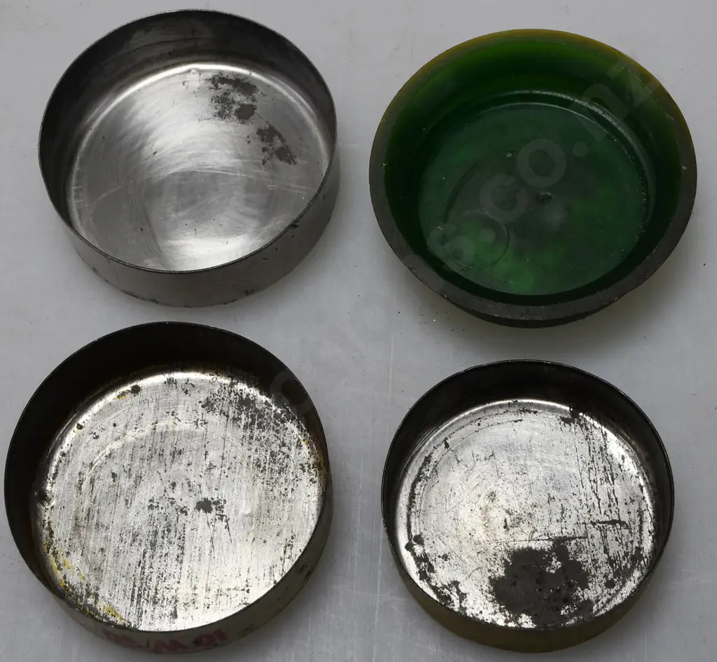 OIL BOTTLE CAPS & STRAPS Image 1++