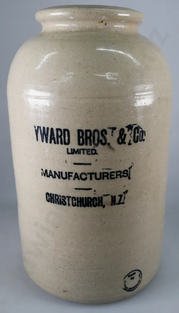 HAYWARD BROS CHRISTCHURCH STONE JAR Image 1++