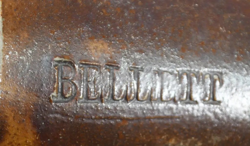 BELLETT DUNEDIN STONEWARE INK BOTTLE Image 1++