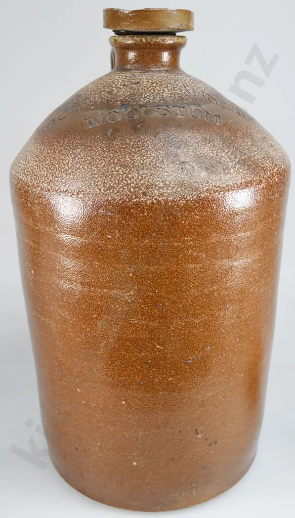 WOOLSTON TANNERIES 2 GALLON STONE JAR Image 1++