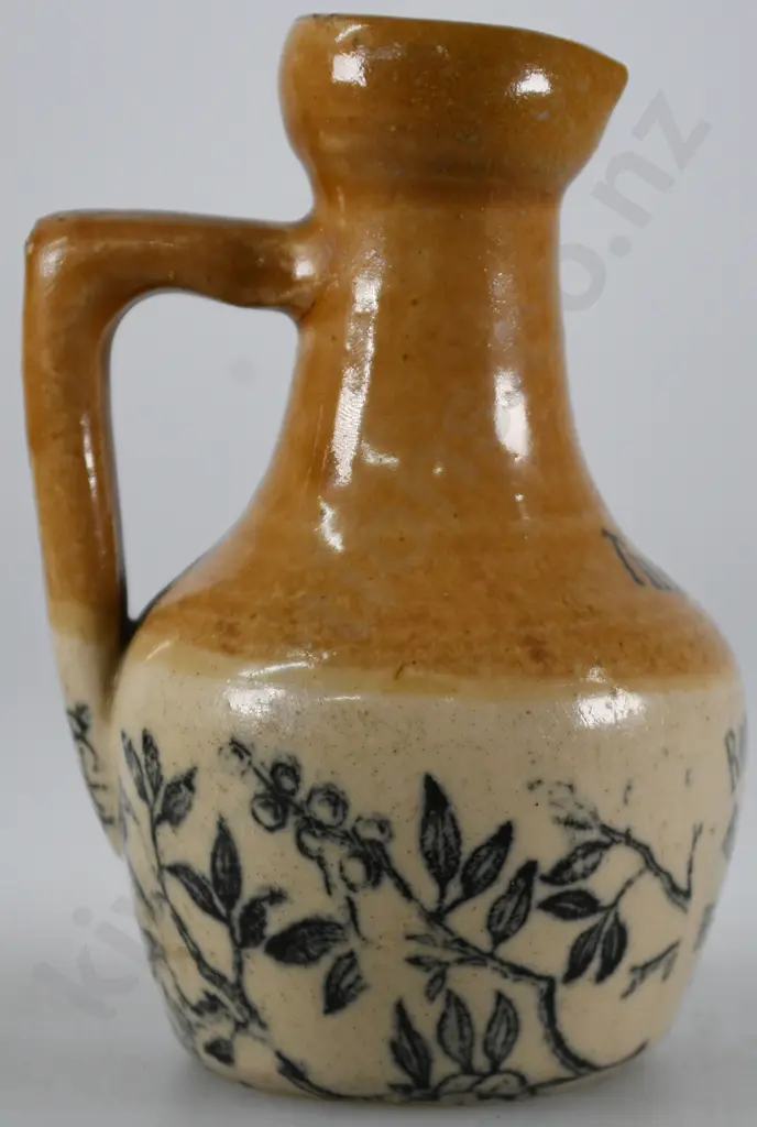RODERICK DHU STONEWARE WHISKY JUG Image 1++