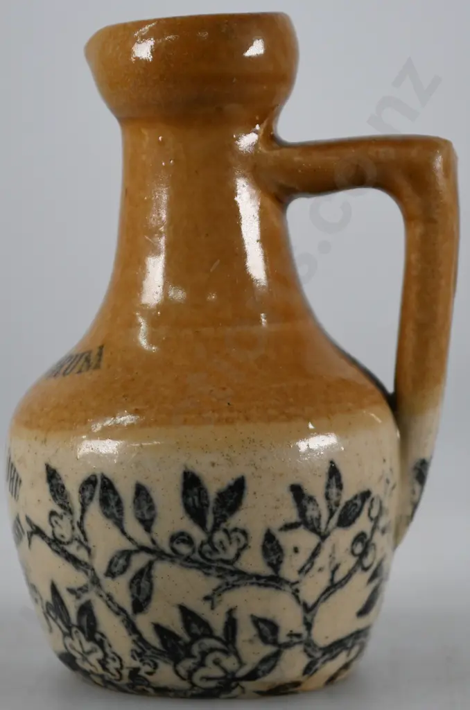 RODERICK DHU STONEWARE WHISKY JUG Image 1++