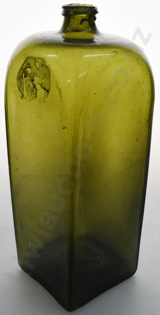 EXTRA LARGE FREE BLOWN SQUARE GIN Image 1++