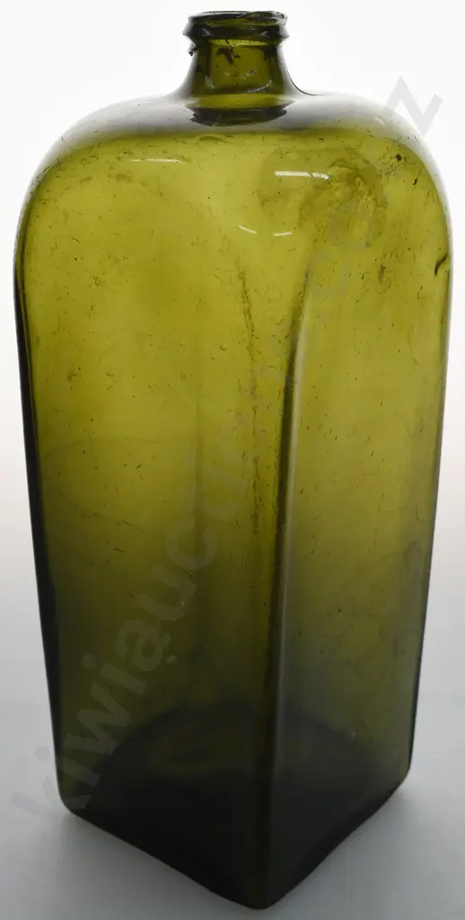 EXTRA LARGE FREE BLOWN SQUARE GIN Image 1++