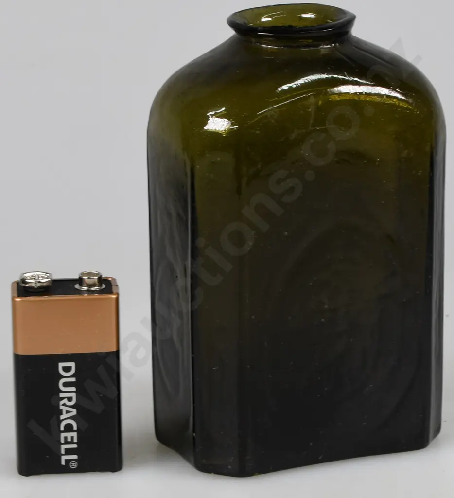 BLACK GLASS SNUFF Image 1++
