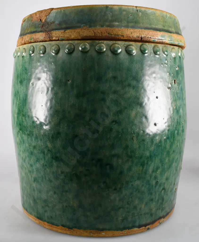 CHINESE POT AND LID Image 1++