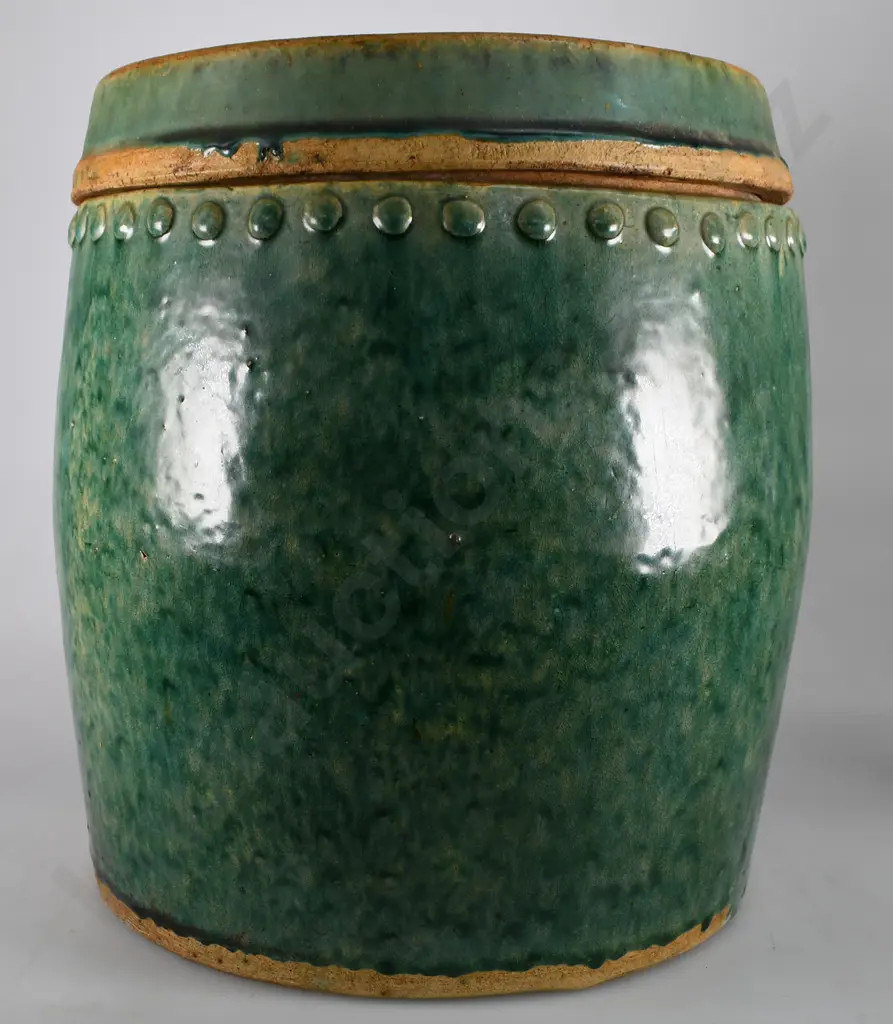 CHINESE POT AND LID Image 1++