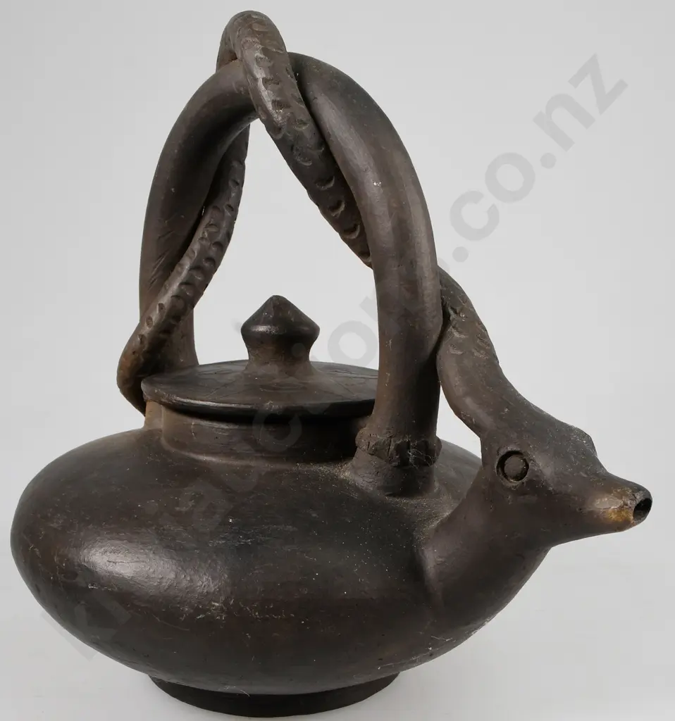 EARLY BALINESE FIGURAL TEAPOT Image 1++
