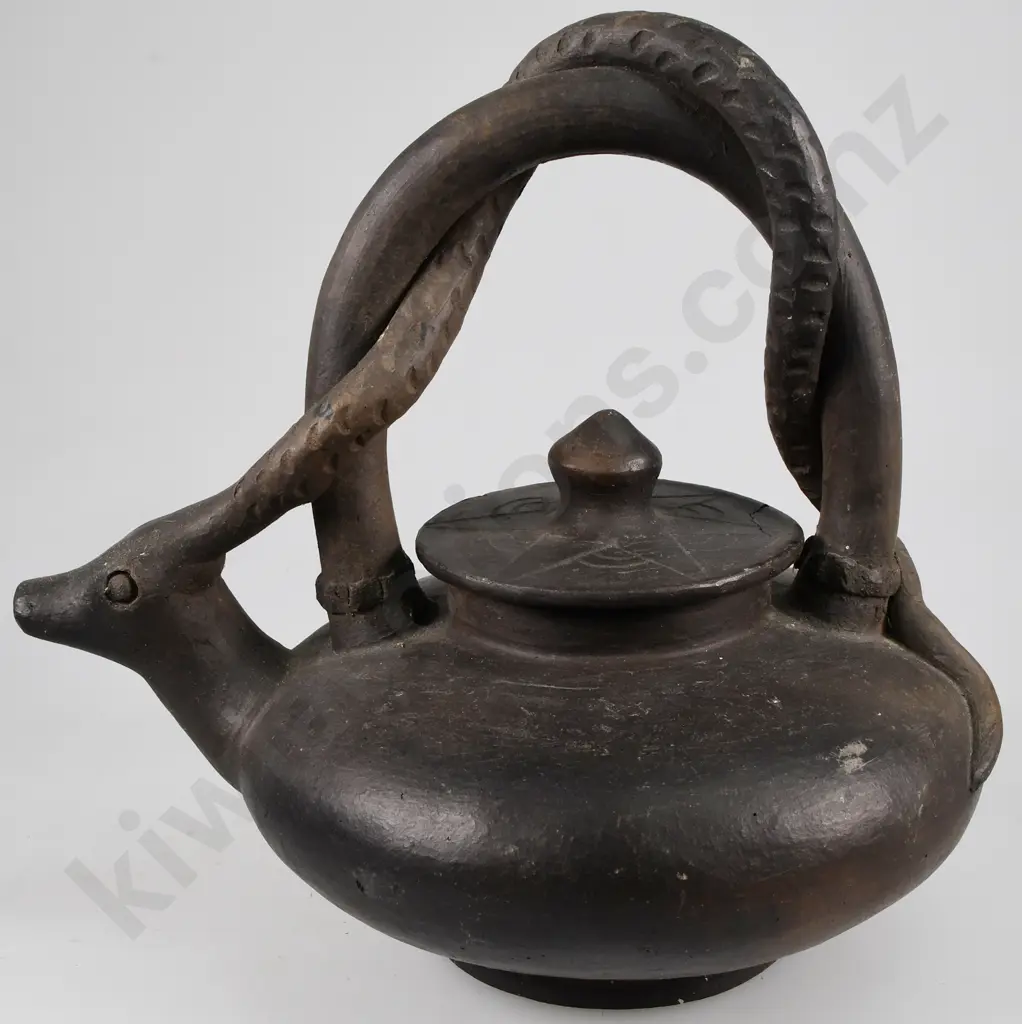 EARLY BALINESE FIGURAL TEAPOT Image 1++