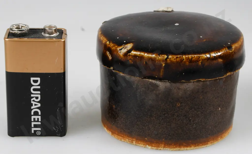 CHINESE LIDDED POT Image 1++