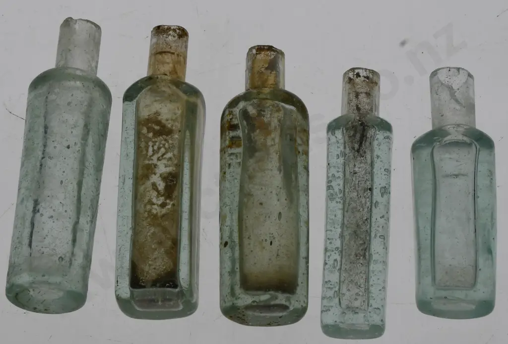 CHINESE GLASS BOTTLES Image 1++