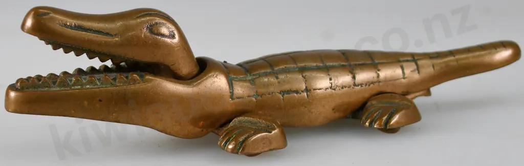 BRASS ALLIGATOR MADE IN CHRISTCHURCH Image 1++