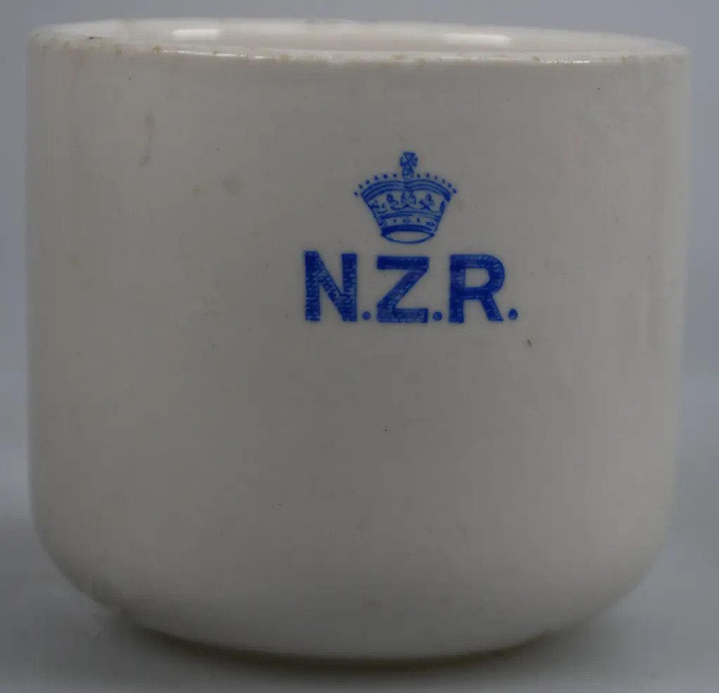 NEW ZEALAND RAILWAYS CROWN LYNN CUP Image 1++