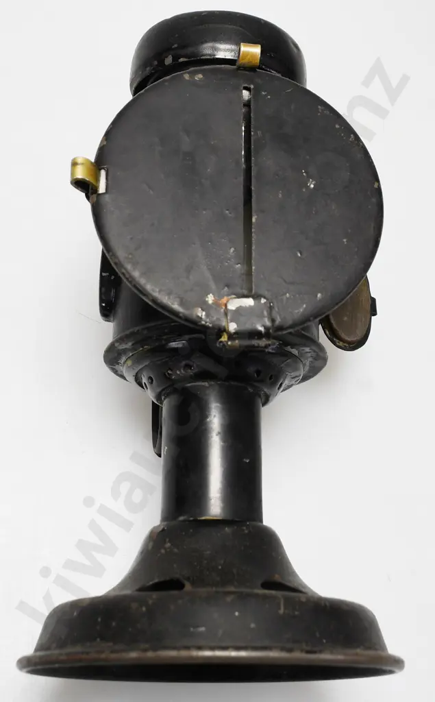 WORLD WAR II AIR RAID BLACK OUT LIGHT Image 1++