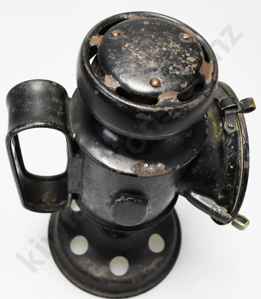 WORLD WAR II AIR RAID BLACK OUT LIGHT Image 1++