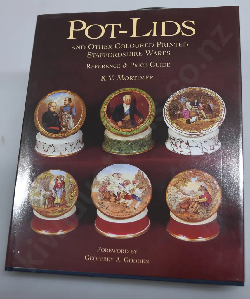 POT-LIDS AND OTHER COLOURED STAFFORDSHIRE WARES BOOK Image 1++