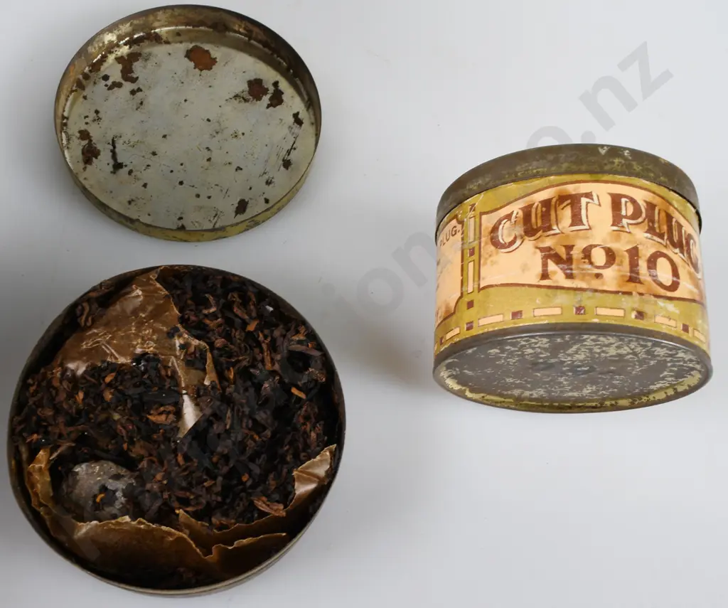 BULLDOG NEW ZEALAND TOBACCO TINS Image 1++