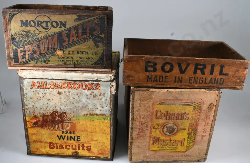 ADVERTISING SHOP DISPLAY ITEMS Image 1++