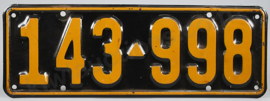 NEW ZEALAND NUMBER PLATE 1931- 1932 Image 1++
