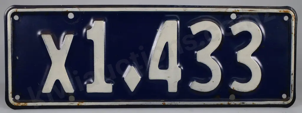 NEW ZEALAND NUMBER PLATE 1934 - 1935 Image 1++