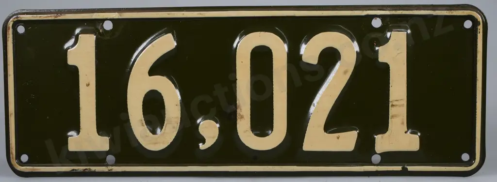 NEW ZEALAND NUMBER PLATE 1935 - 1936 Image 1++