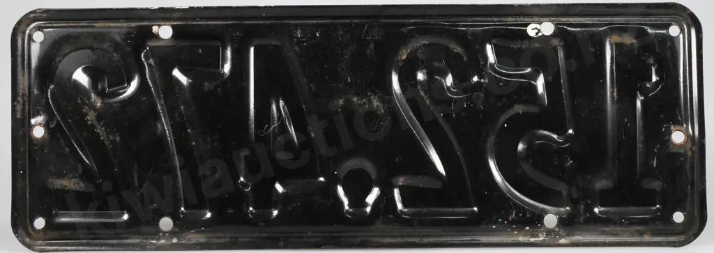 NEW ZEALAND NUMBER PLATE 1937 - 1938 Image 1++