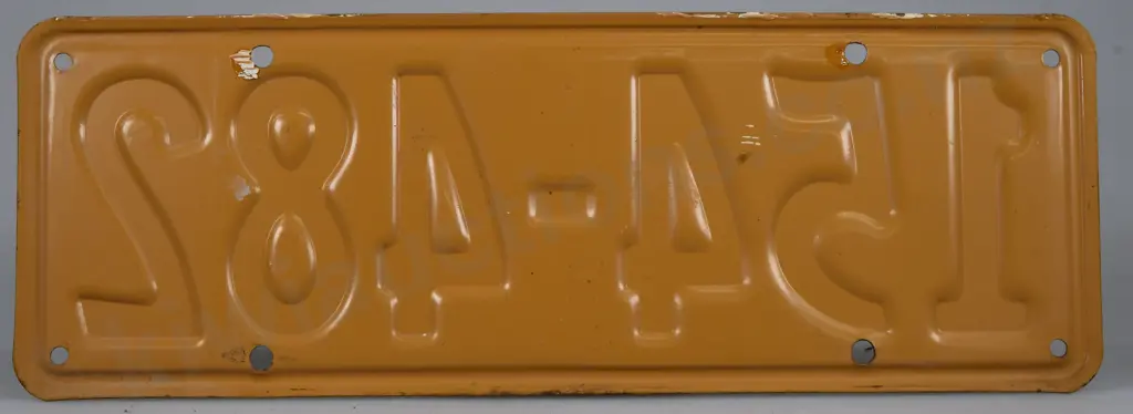 NEW ZEALAND NUMBER PLATE 1946 - 1951 Image 1++