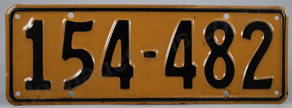 NEW ZEALAND NUMBER PLATE 1946 - 1951 Image 1++