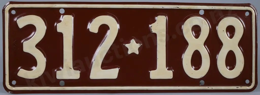 NEW ZEALAND NUMBER PLATE 1956 - 1961 Image 1++