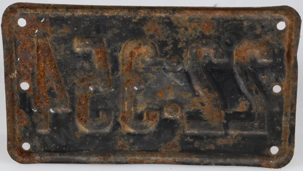 EARLY NEW ZEALAND MOTOR CYCLE NUMBER PLATE 1929 - 1930 Image 1++