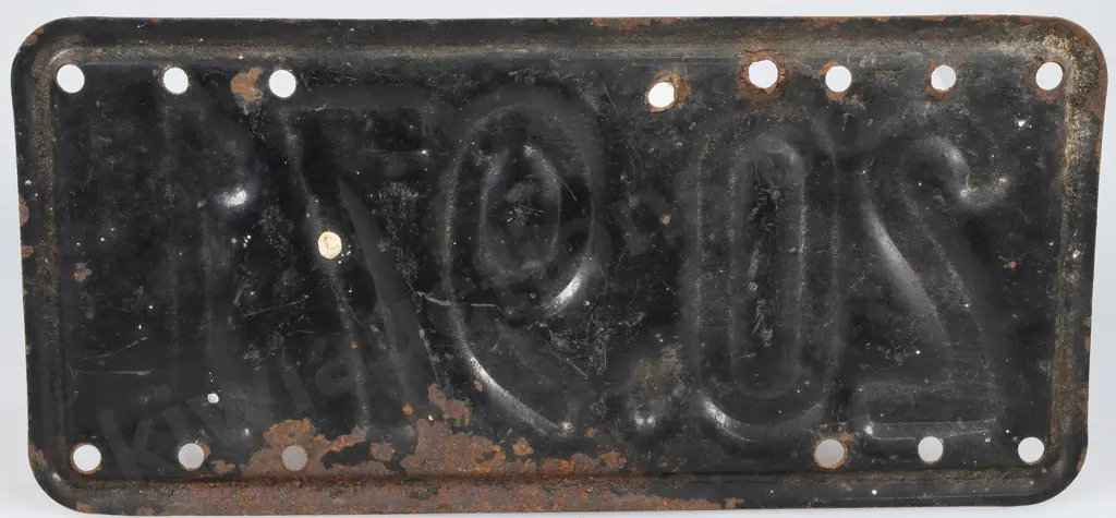 EARLY NEW ZEALAND MOTOR CYCLE NUMBER PLATE 1941 - 1946 Image 1++