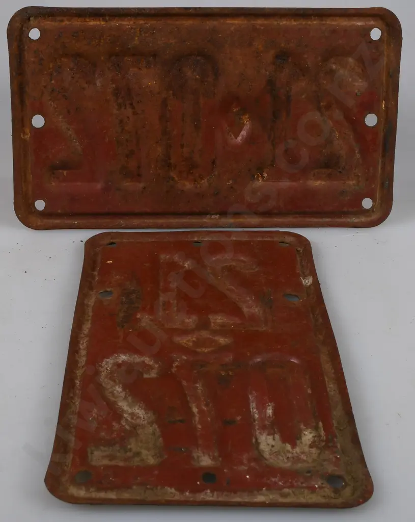 EARLY NEW ZEALAND MOTOR CYCLE NUMBER PLATES 1928 - 1929 Image 1++