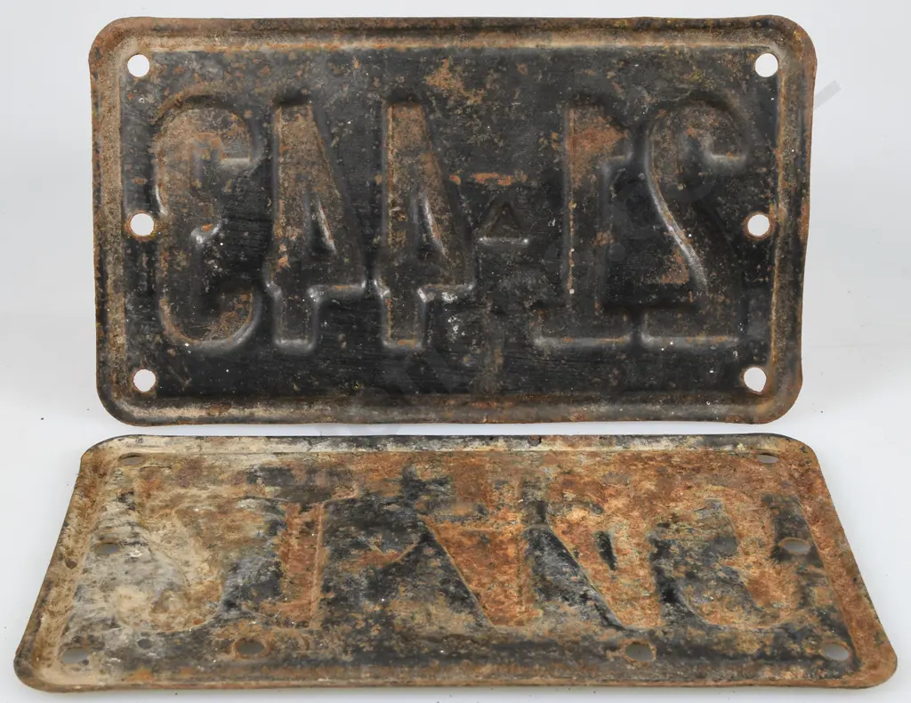 EARLY NEW ZEALAND MOTOR CYCLE NUMBER PLATES 1931 - 1932 Image 1++